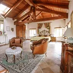 La Casa Di Alice Bed & Breakfast 4*