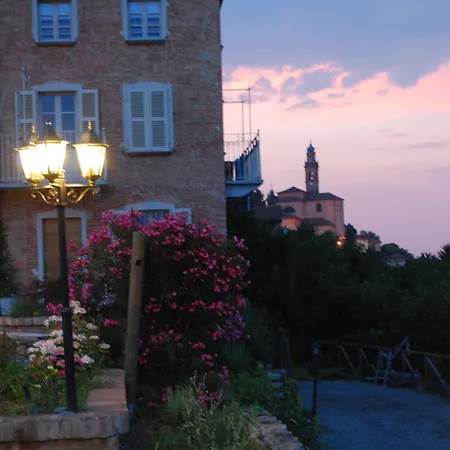 La Casa Di Alice Frühstückspension Villa San Secondo